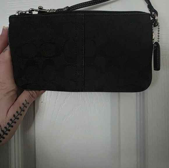 COACH 🚨Legacy🚨 Double Pocket Turnlock Wristlet - Picture 8 of 10